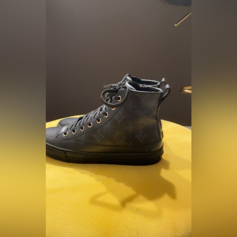 LOUIS VUITTON - pre-owe Stellar Sneaker Boots 38 Black White and Gold $800